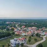 Вилла Helena *